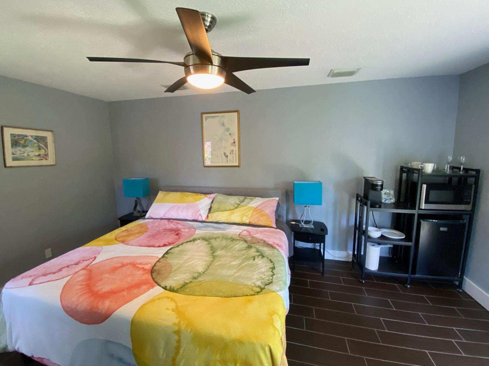 Riverbank Guesthouse Wilton Manors Exterior photo